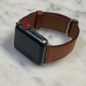 COPY - Apple Watch and Leather Band Serious 3
